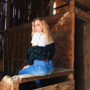 Meet your Posher, Julia